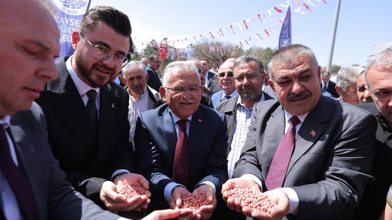 BÜYÜKŞEHİR’DEN 10 MİLYON TL’LİK TOHUM DESTEĞİ