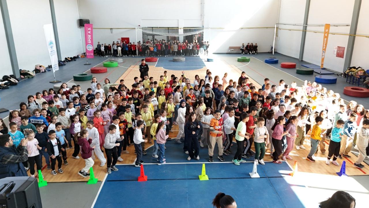 DEVELİ’DE 550 ÖĞRENCİYE SPOR DOLU BULUŞMA