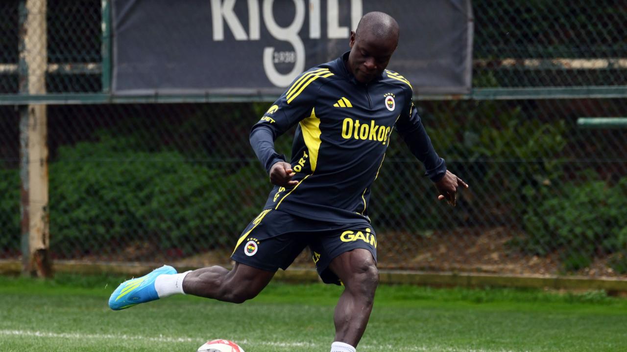 FENERBAHÇE, KAYSERİSPOR MAÇI HAZIRLIKLARINI SÜRDÜRDÜ