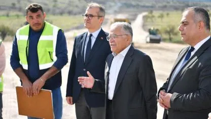 “HİZMET YAPILAŞMANIN ÖNÜNDE GİDİYOR”