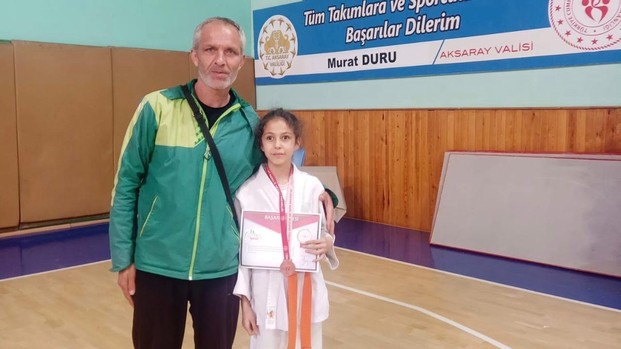 KAYSERİLİ SPORCULAR AKSARAY’DAN 2 MADALYA İLE DÖNDÜ