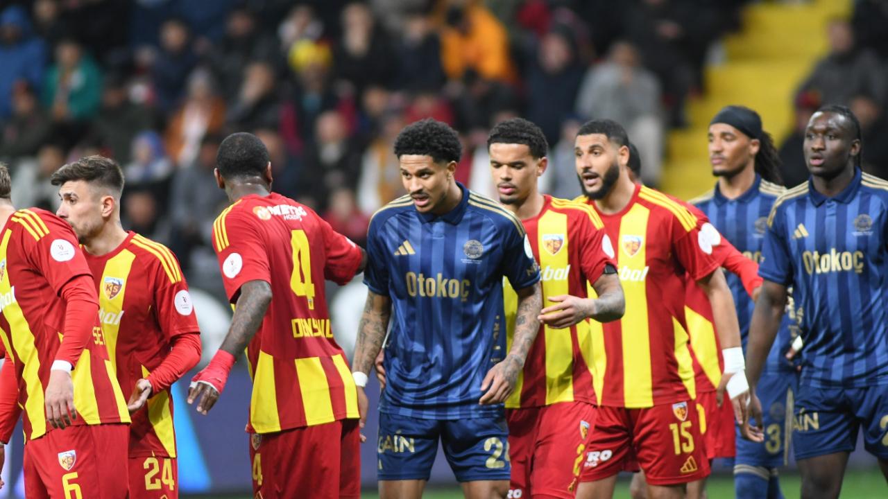 KAYSERİSPOR FENERBAHÇE'YE YİNE YENİLDİ