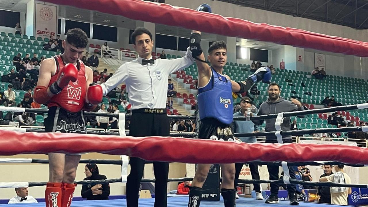 MUAYTHAİ OKUL SPORLARINDA KAYSERİ BAŞARISI