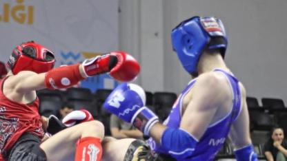 MUAYTHAİ TÜRKİYE ŞAMPİYONASI’NDA KÜRSÜYE KAYSERİ AMBARGOSU