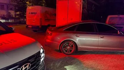 OTOMOBİLİ BIRAKIP KAÇTI