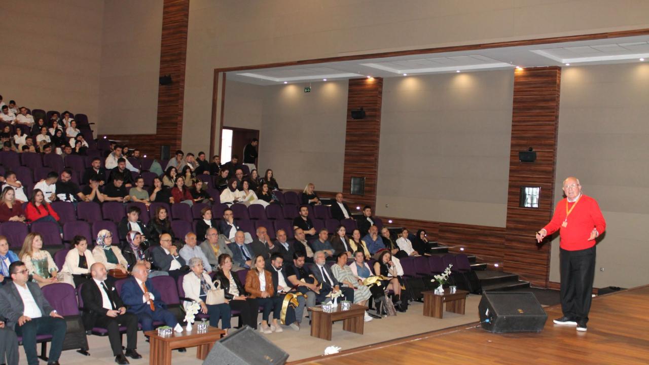 ÖZBAY NNYÜ’DE ÖĞRENCİLERLE BULUŞTU