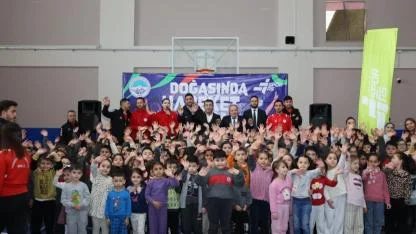 BAŞKAN METİN ÖĞRENCİLERLE SPOR ETKİNLİĞİNDE BULUŞTU