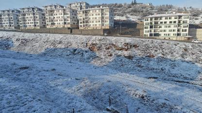 KAYSERİ'YE NİSAN AYINDA KAR YAĞDI