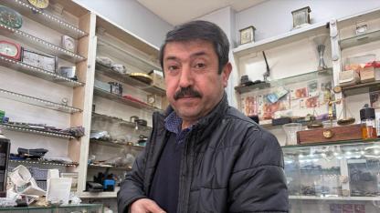 44 YILDIR TARİHİ SAATLERE İNCE AYAR VERİYOR