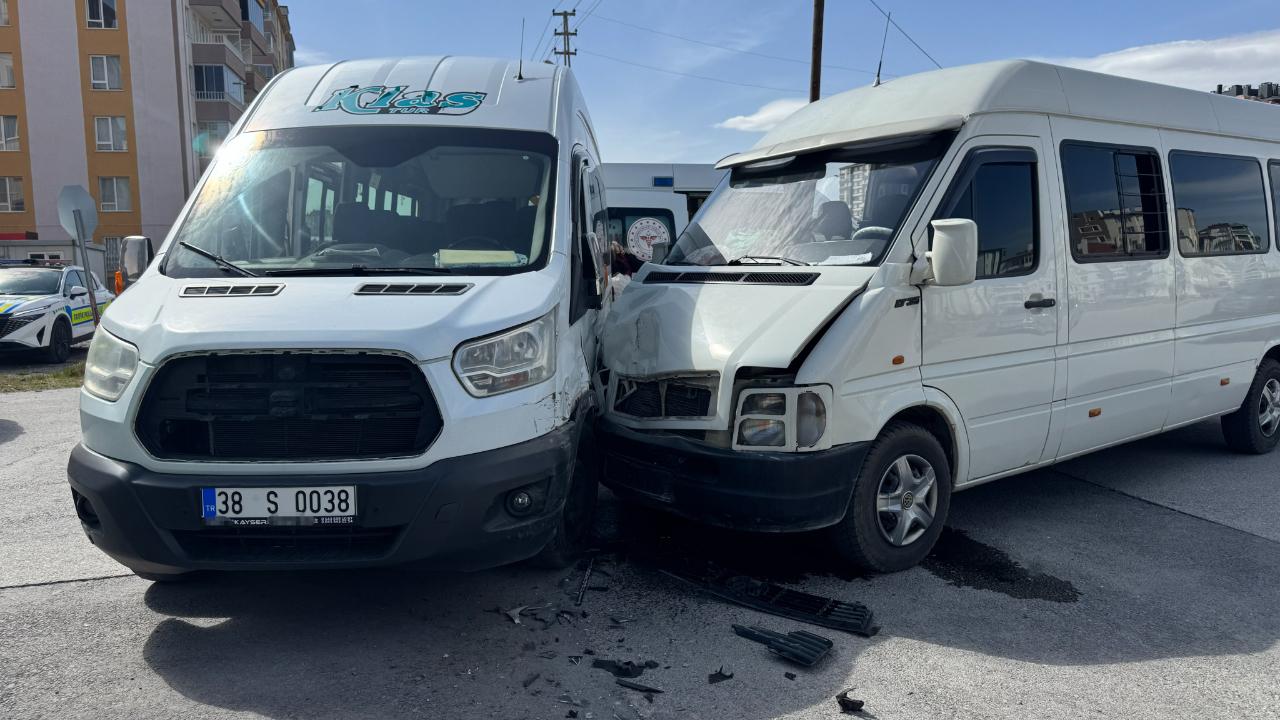 ÖĞRENCİ İLE REHABİLİTASYON SERVİSİ ÇARPIŞTI: 5 YARALI