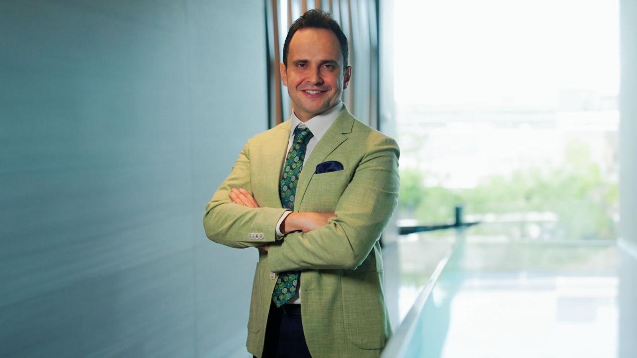 “OBEZİTEYLE MÜCADELEDE AMELİYATSIZ YÖNTEMLER TERCİH EDİLİYOR”