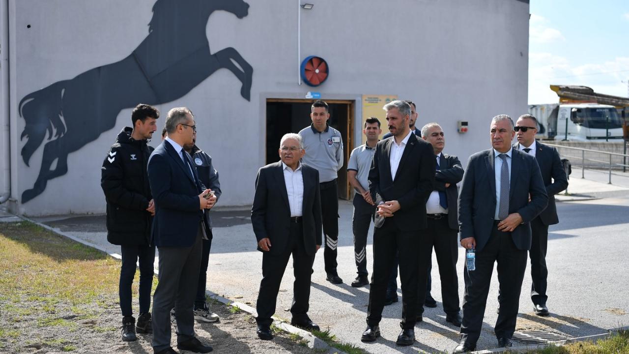 BAŞKAN BÜYÜKKILIÇ, BİNİCİLİKTE FEDERE STATÜYE KAVUŞAN TESİSİ YERİNDE İNCELEDİ