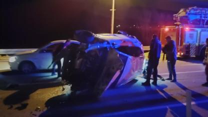 KONTROLDEN ÇIKAN OTOMOBİL YAN YATTI