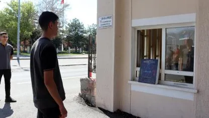 ÖĞRETMENLER YAPAY ZEKA İLE OKUL GÜVENLİĞİNİ ARTIRDI