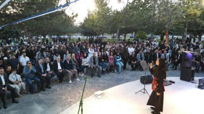 ERÜ SAHNE MUHTEŞEM KONSERLE AÇILDI