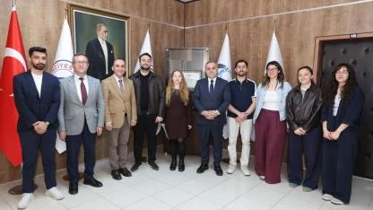 REKTÖR PROF. DR. ALTUN, EVEA ÖĞRENCİ KULÜBÜ ÜYELERİ İLE BULUŞTU