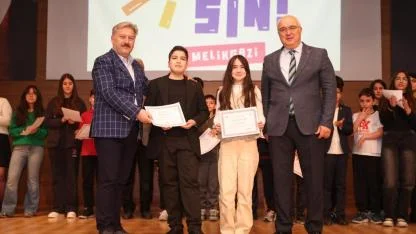 'SEN YAPARSIN MELİKGAZİ'DE BAŞARILI OLAN KÜÇÜK MÜZİSYENLER ÖDÜLLERİNİ ALDI