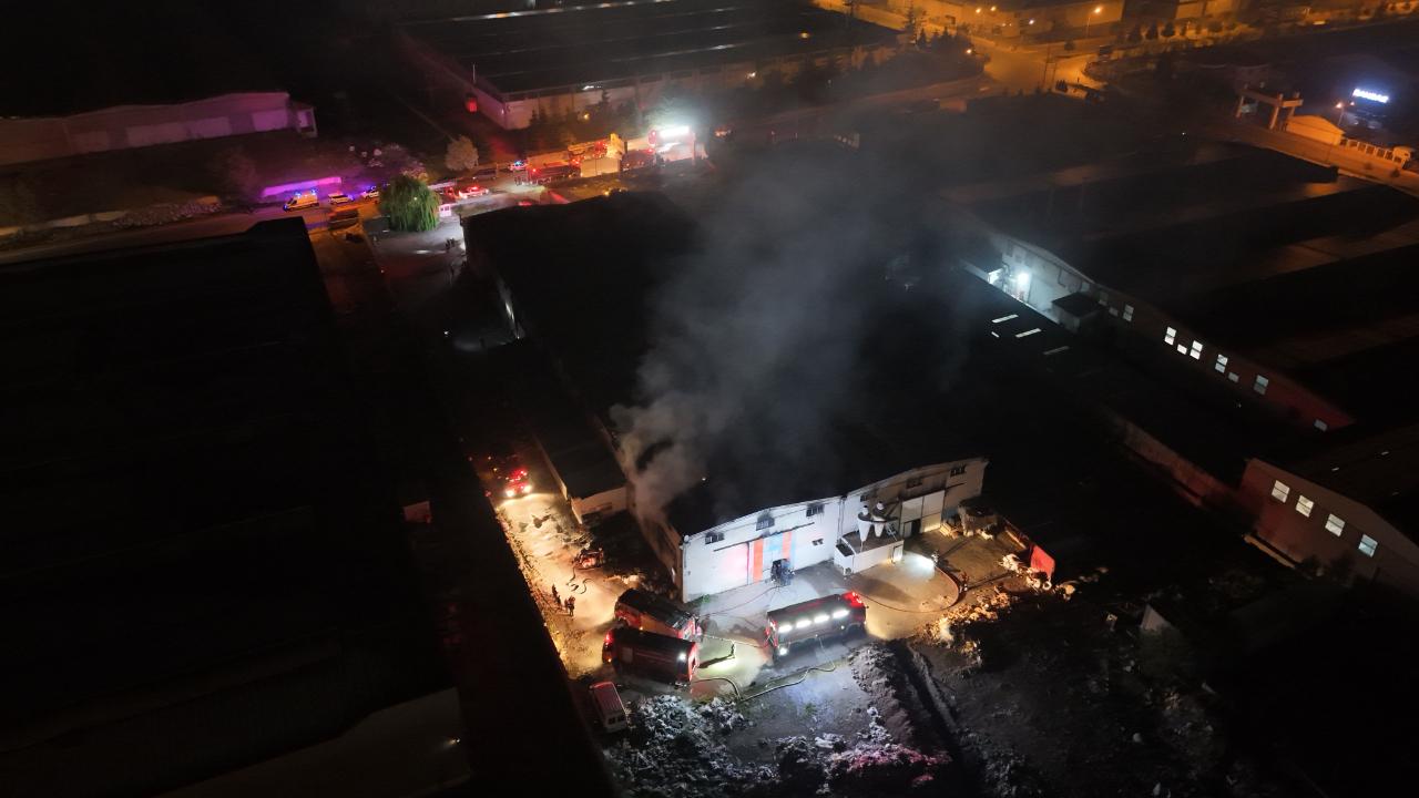 SÜNGER FABRİKASINDA YANGIN