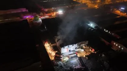 SÜNGER FABRİKASINDA YANGIN