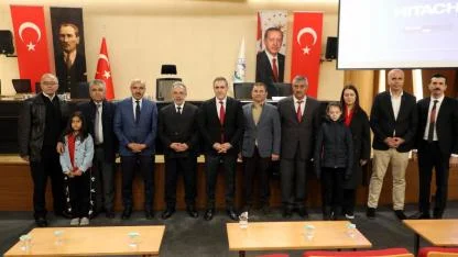 TALAS'TA ATIKLAR SANATA DÖNÜŞÜYOR