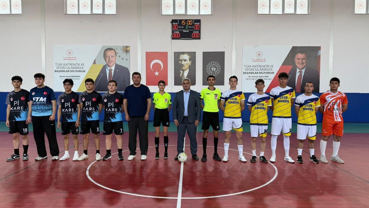 TOMARZA'DA 19 MAYIS COŞKUSU FUTSAL TURNUVASI FİNALİYLE TAÇLANDI