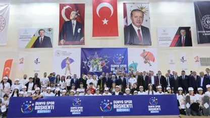 BÜYÜKKILIÇ, UÇAN KAYKAY PROJESİ’NDE GENÇLERLE BULUŞTU