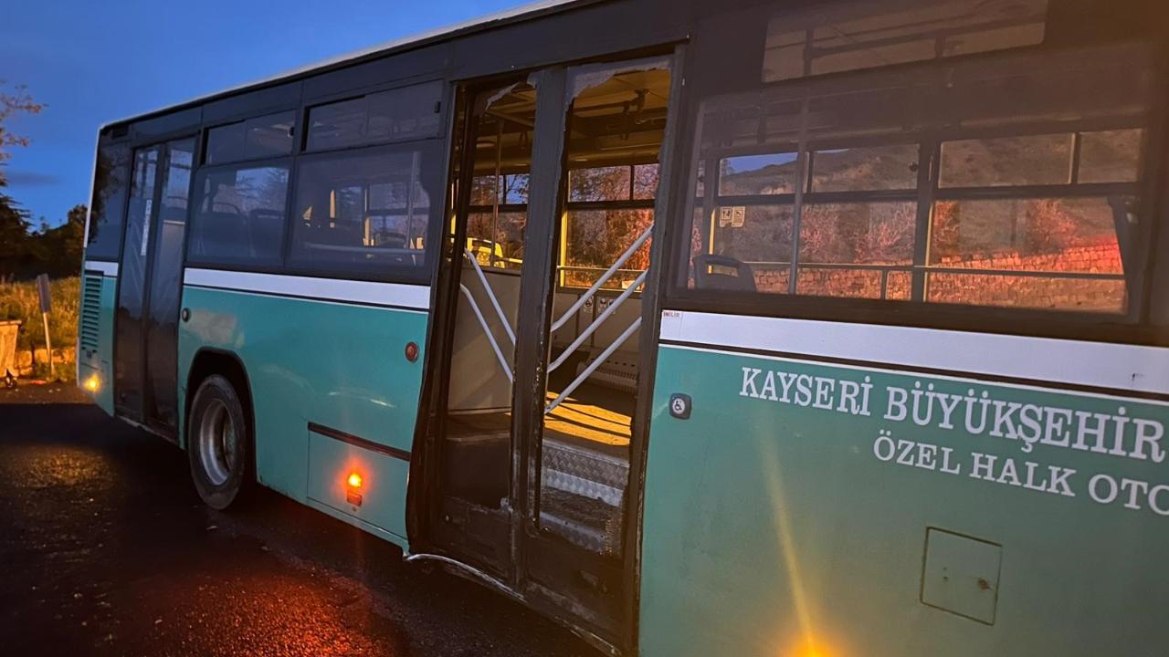 ÇALDIĞI ÖZEL HALK OTOBÜSÜYLE KAZA YAPTI
