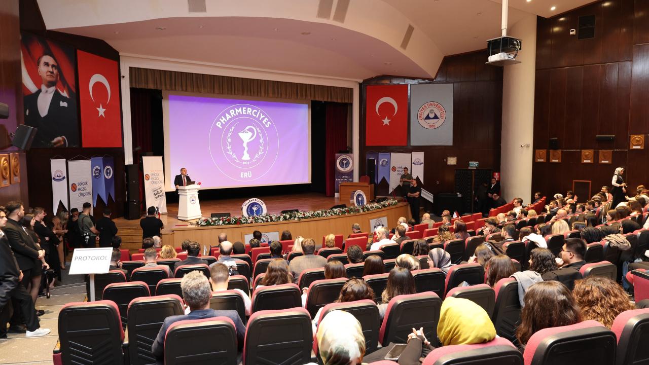 ERÜ’DE “II. ULUSAL PHARMERCİYES ECZACILIK ÖĞRENCİ KONGRESİ” DÜZENLEDİ