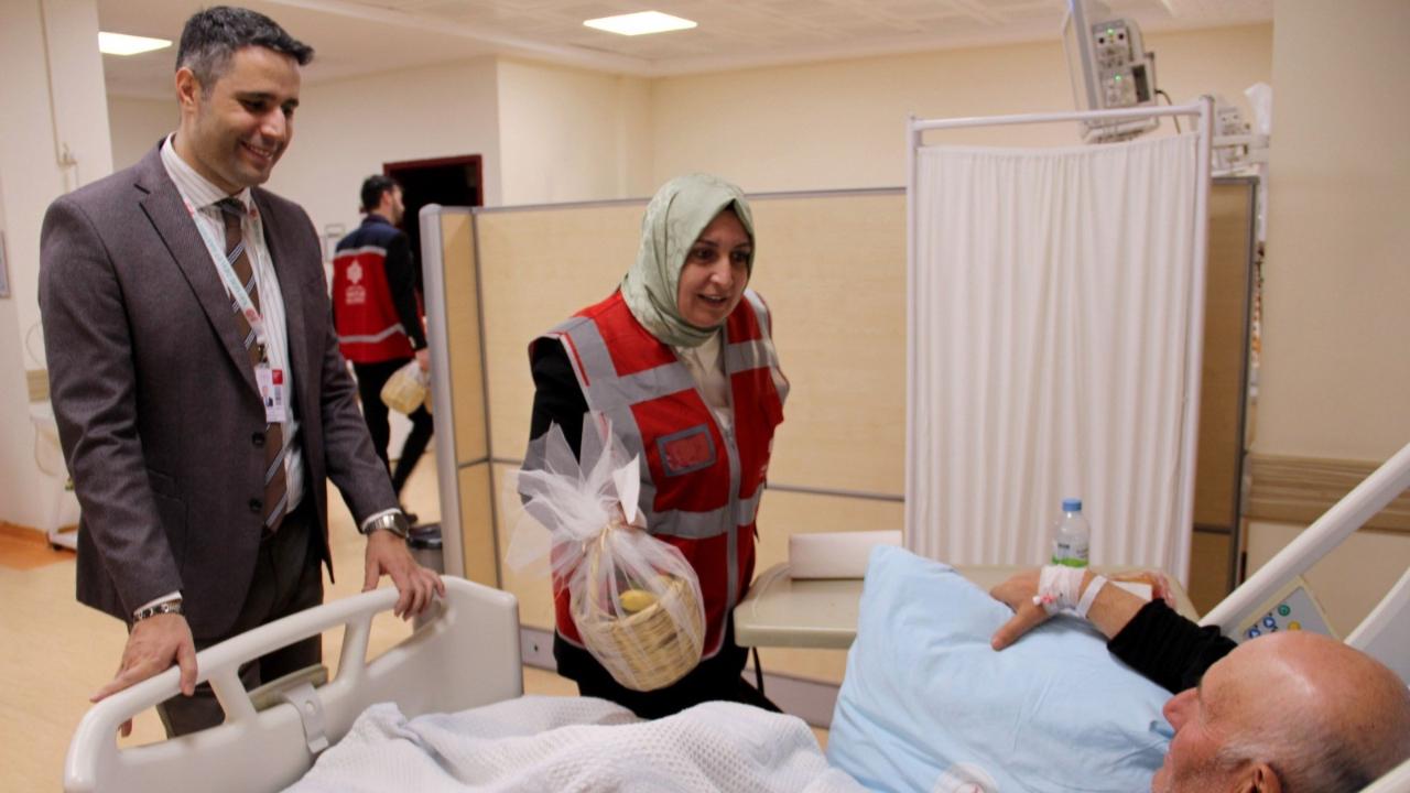 HASTALARIN YÜZÜNÜ GÜLDÜREN ZİYARET