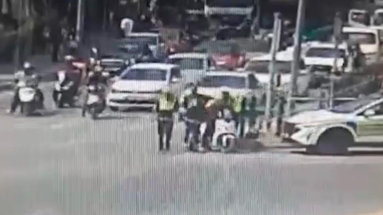 KURYEYİ POLİSİN ‘HEİMLİCH’ MANEVRASI KURTARDI
