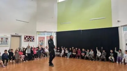 MİNİK ÖĞRENCİLERE TRAFİK EĞİTİMİ
