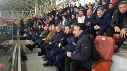 VEKİL BAKİ ERSOY, HER YERDE
