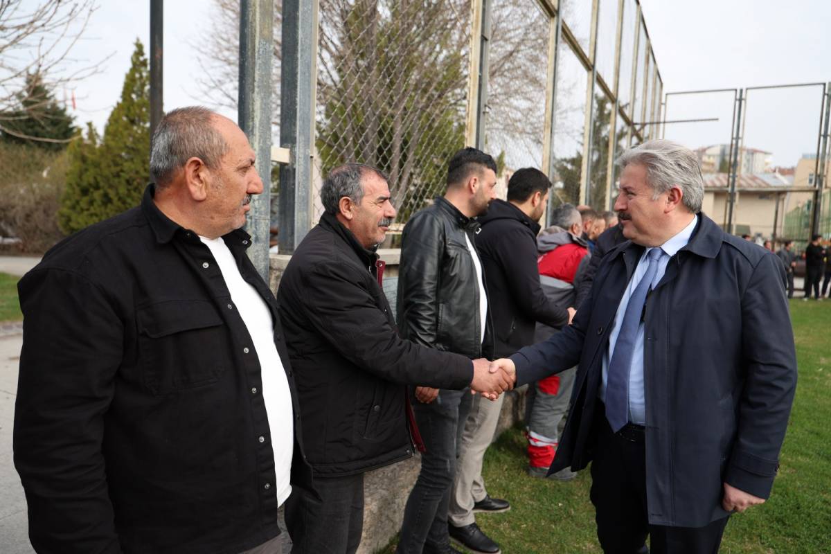 PALANCIOĞLU, GÜNE MESAİ ARKADAŞLARIYLA BAYRAMLAŞARAK BAŞLADI