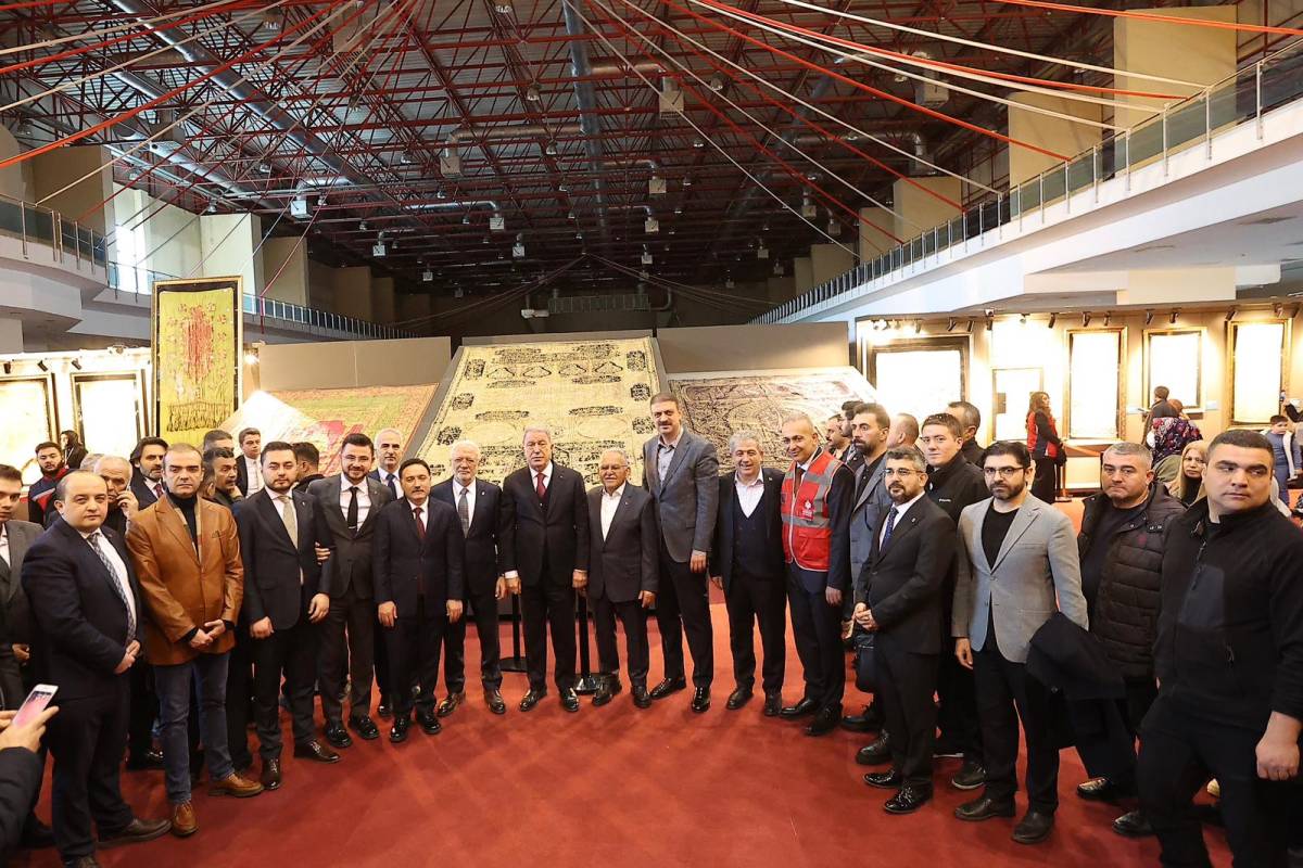 BÜYÜKKILIÇ, “KUTSAL EMANETLER VE VAKIF ESERLERİ SERGİSİ”NİN AÇILIŞINA KATILDI