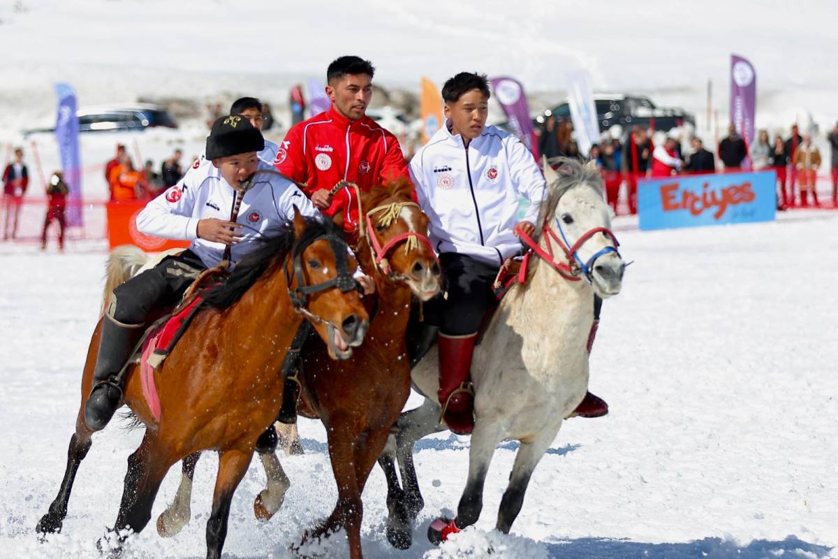 BÜYÜKKILIÇ, “KÖKBÖRÜ OYUNLARI ERCİYES 2026” HEYECANINA ORTAK OLDU