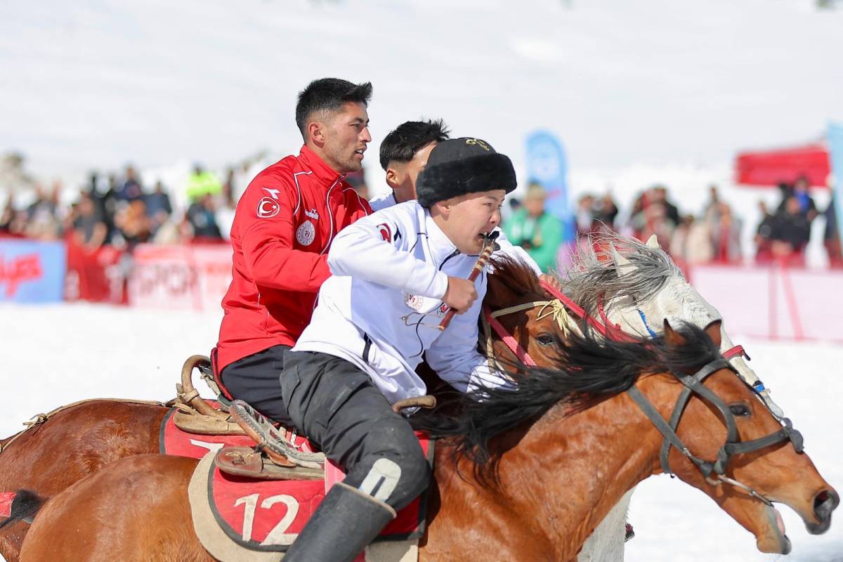 BÜYÜKKILIÇ, “KÖKBÖRÜ OYUNLARI ERCİYES 2026” HEYECANINA ORTAK OLDU