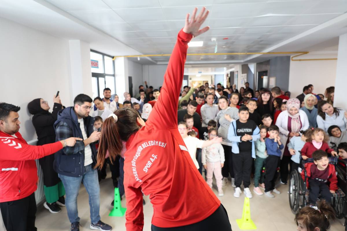 BÜYÜKŞEHİR’DEN DOWN SENDROMLULAR GÜNÜ’NDE ANLAMLI BULUŞMA