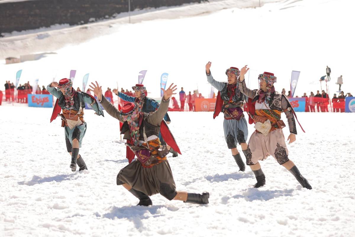 BÜYÜKKILIÇ, “KÖKBÖRÜ OYUNLARI ERCİYES 2026” HEYECANINA ORTAK OLDU