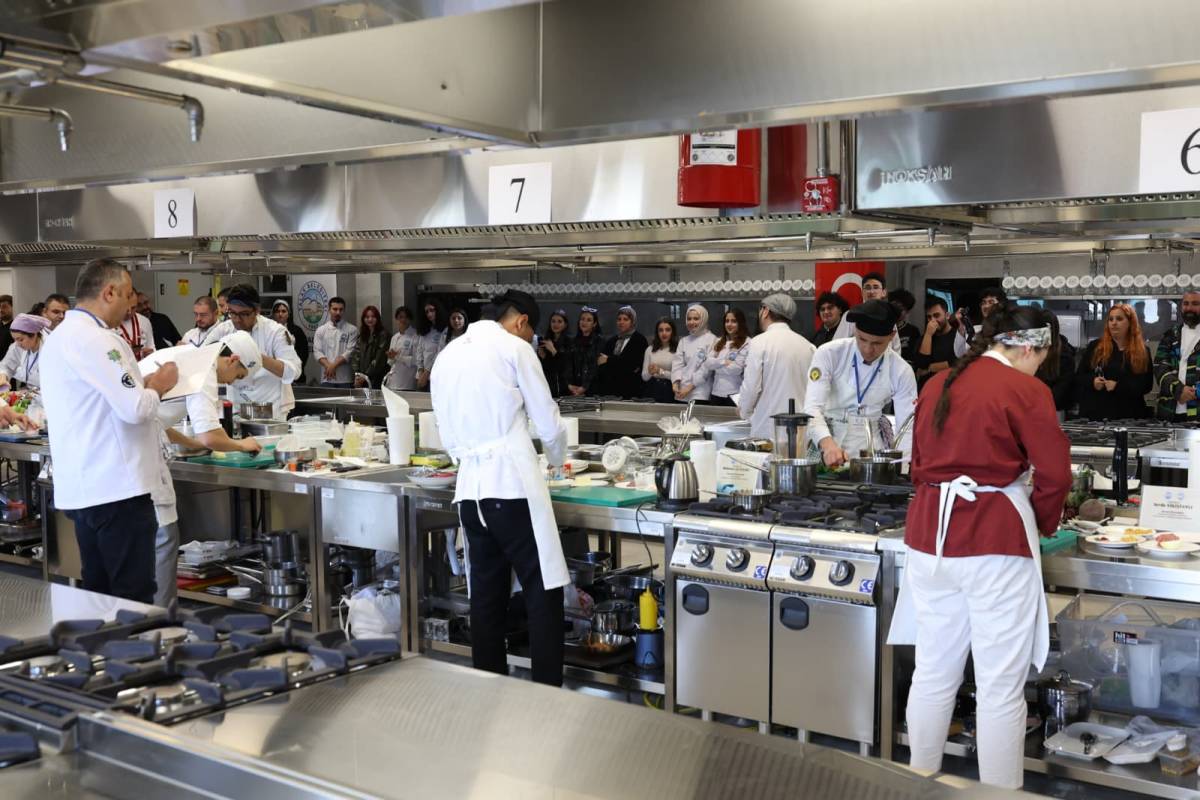 KAYSERI ÜNIVERSITESI’NDE “SIFIR ATIK YEMEK YARIŞMASI” DÜZENLENDI