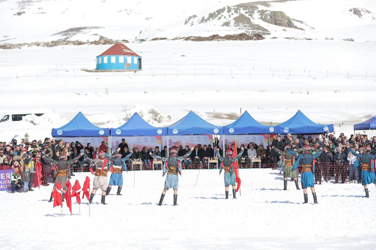 BÜYÜKKILIÇ, “KÖKBÖRÜ OYUNLARI ERCİYES 2026” HEYECANINA ORTAK OLDU