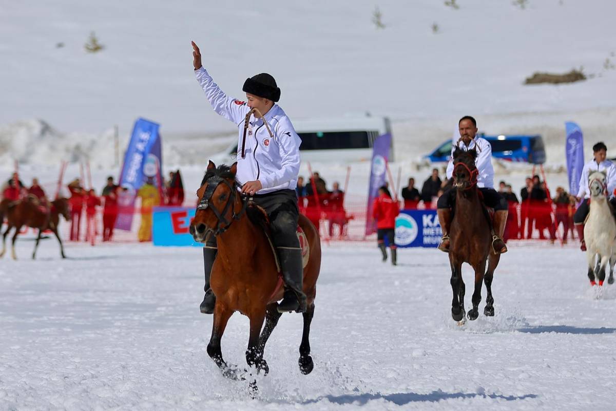 BÜYÜKKILIÇ, “KÖKBÖRÜ OYUNLARI ERCİYES 2026” HEYECANINA ORTAK OLDU