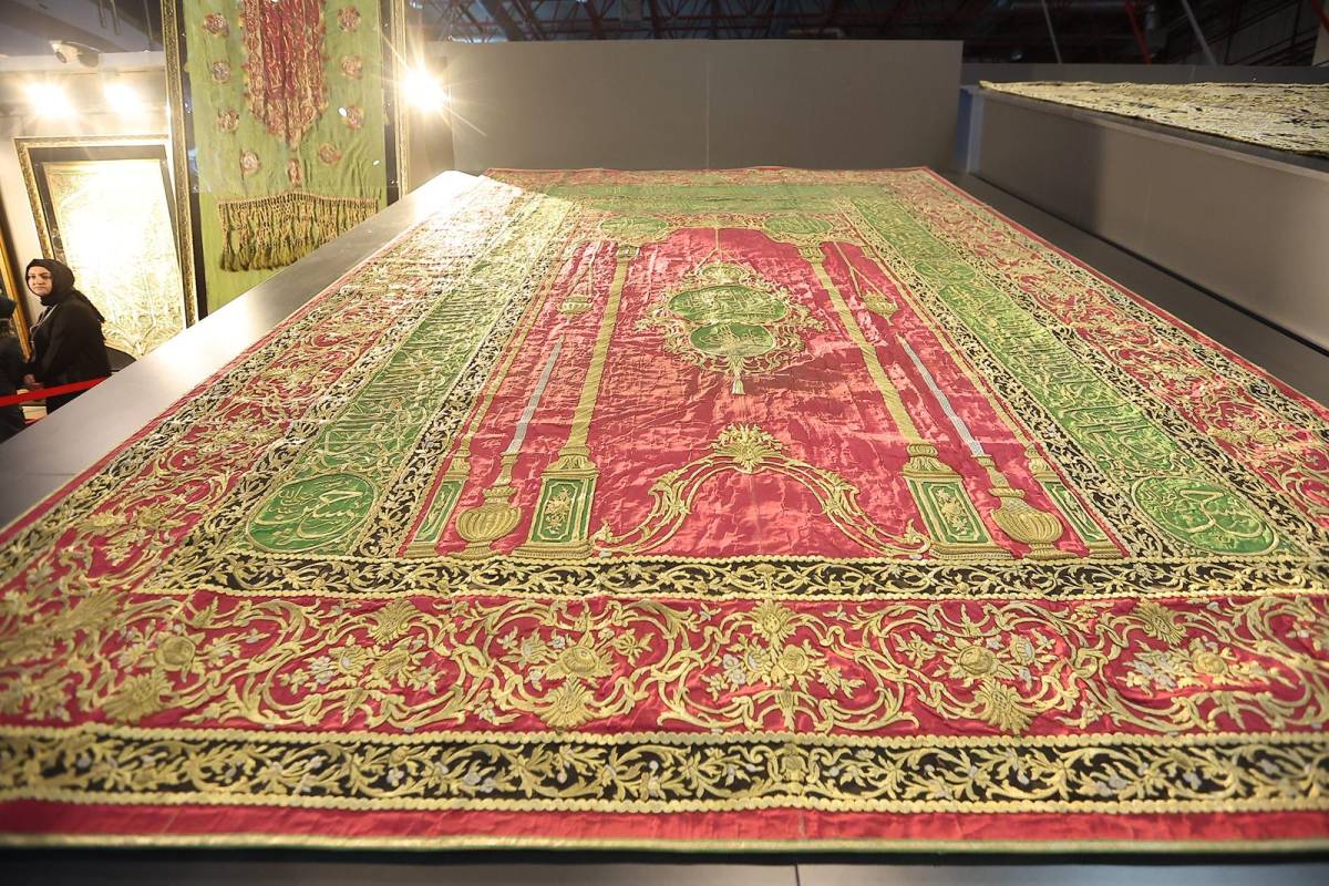 BÜYÜKKILIÇ, “KUTSAL EMANETLER VE VAKIF ESERLERİ SERGİSİ”NİN AÇILIŞINA KATILDI