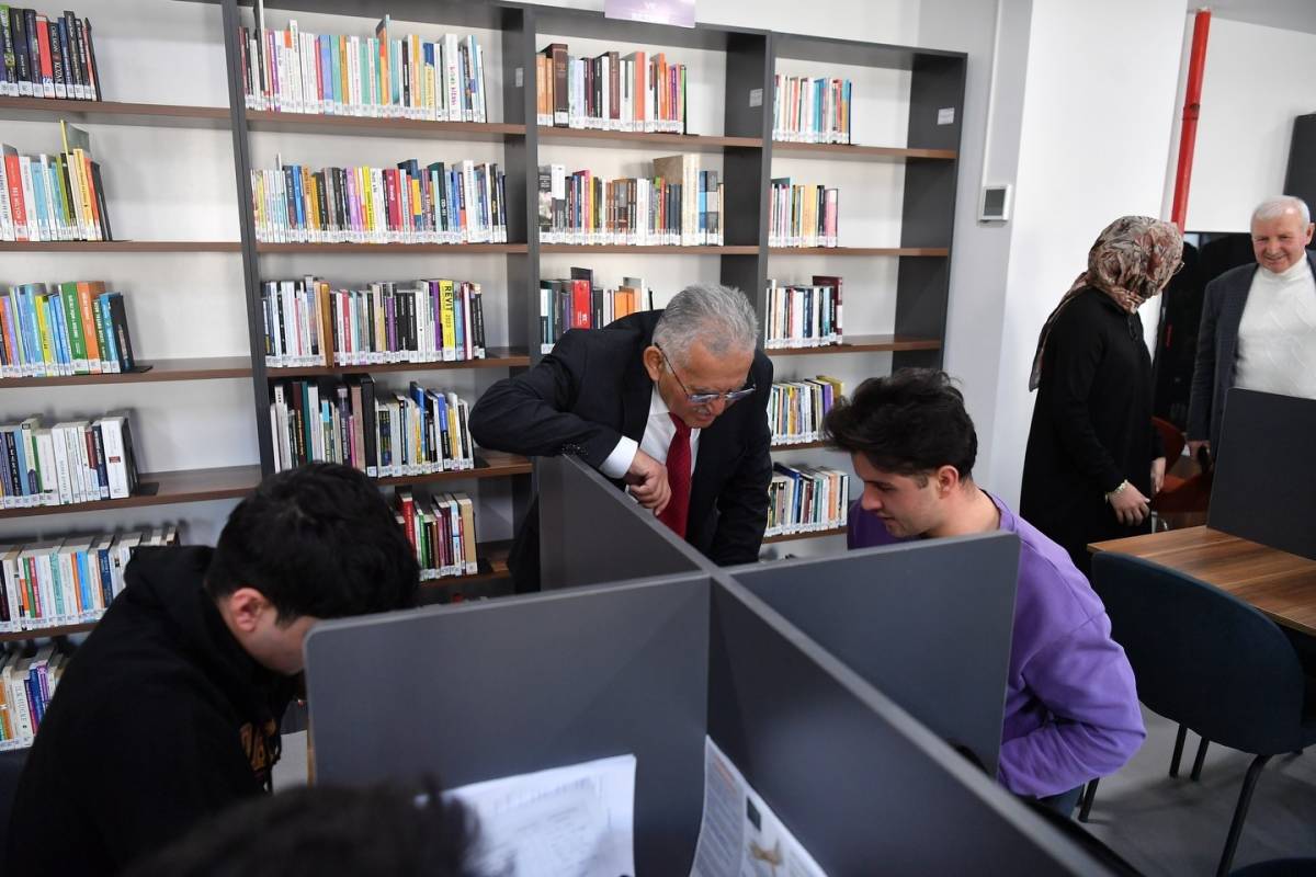 BÜYÜKKILIÇ VE BOYRAZ, TALAS MEVLANA SOSYAL YAŞAM MERKEZİ’Nİ ZİYARET ETTİ