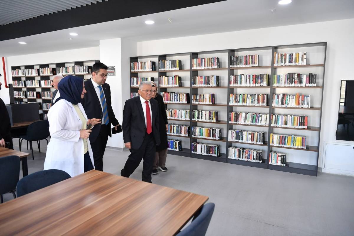 BÜYÜKKILIÇ VE BOYRAZ, TALAS MEVLANA SOSYAL YAŞAM MERKEZİ’Nİ ZİYARET ETTİ