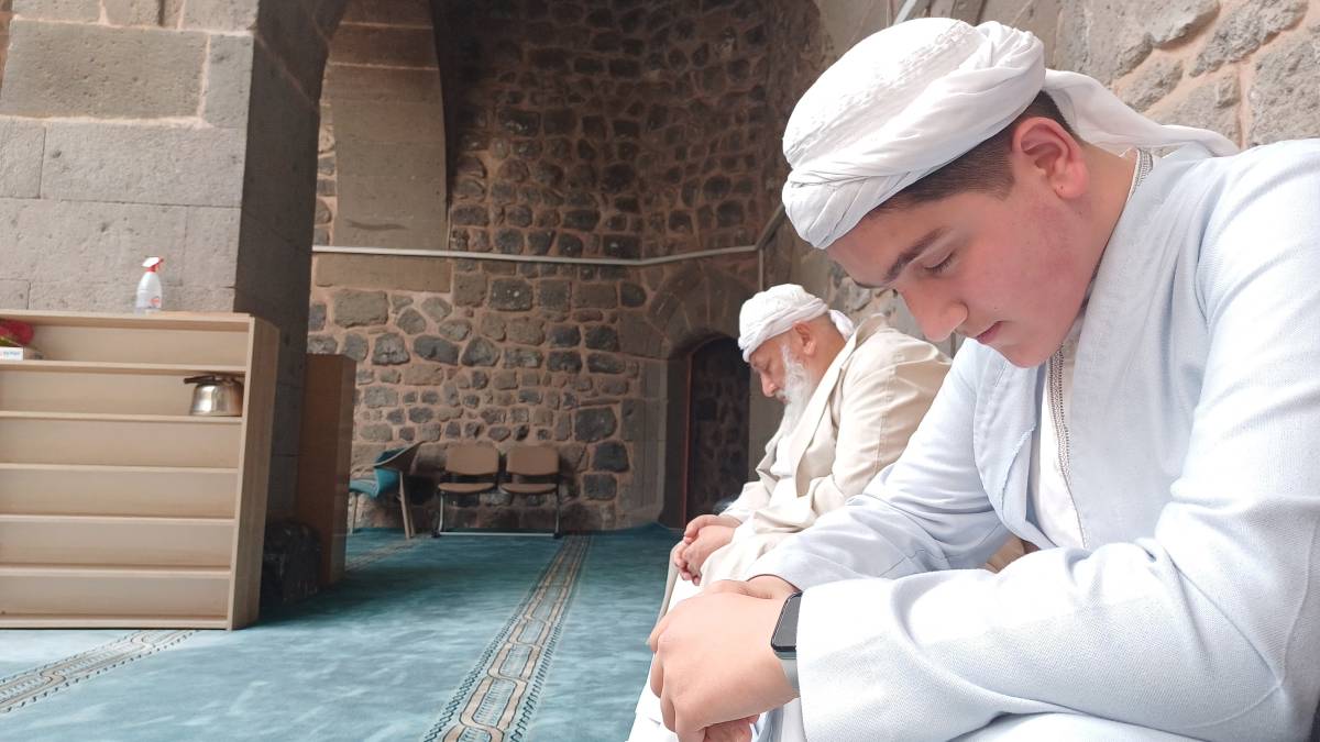 KADİR GECESİ'Nİ RAMAZAN’IN SON 10 GÜNÜNDE ARIYORLAR