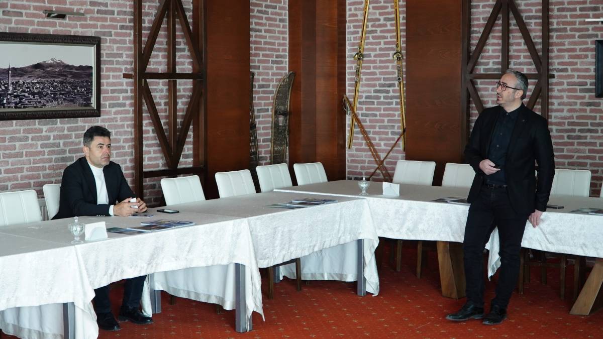 BOYRAZ’A ERCİYES’TE KAPSAMLI SUNUM