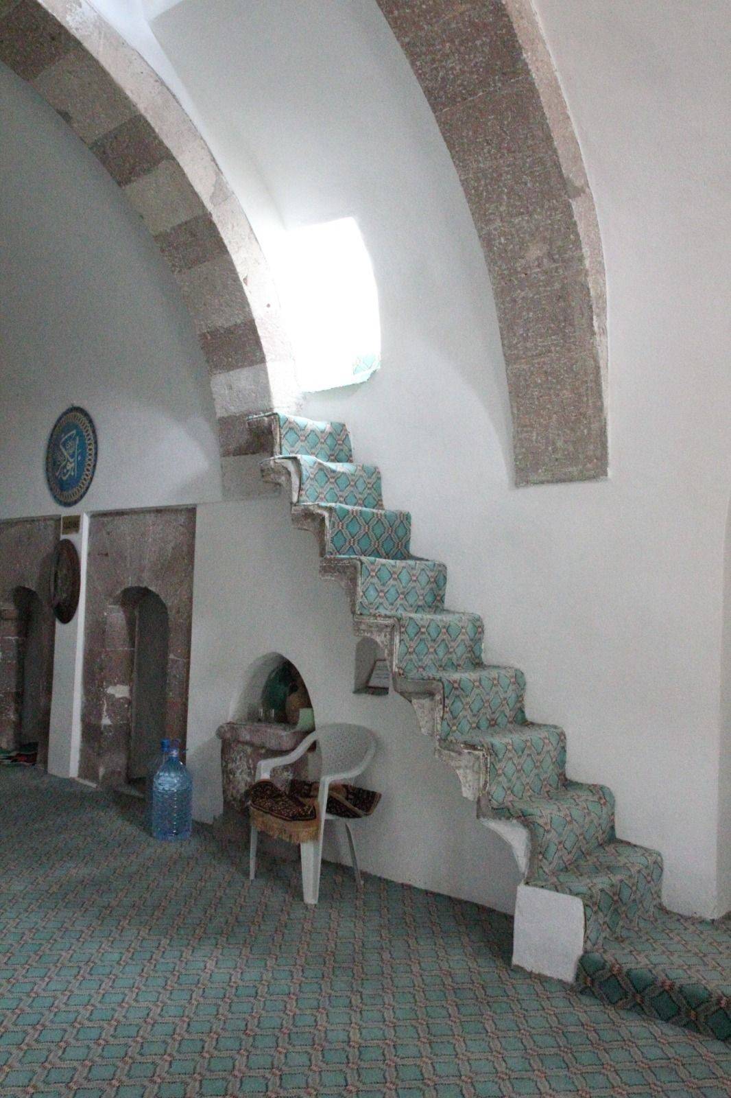 MİMARİDEN TASAVVUFA: MAHPERİ HATUN'UN ŞEYH TURESAN İLE BIRAKTIĞI İZLER