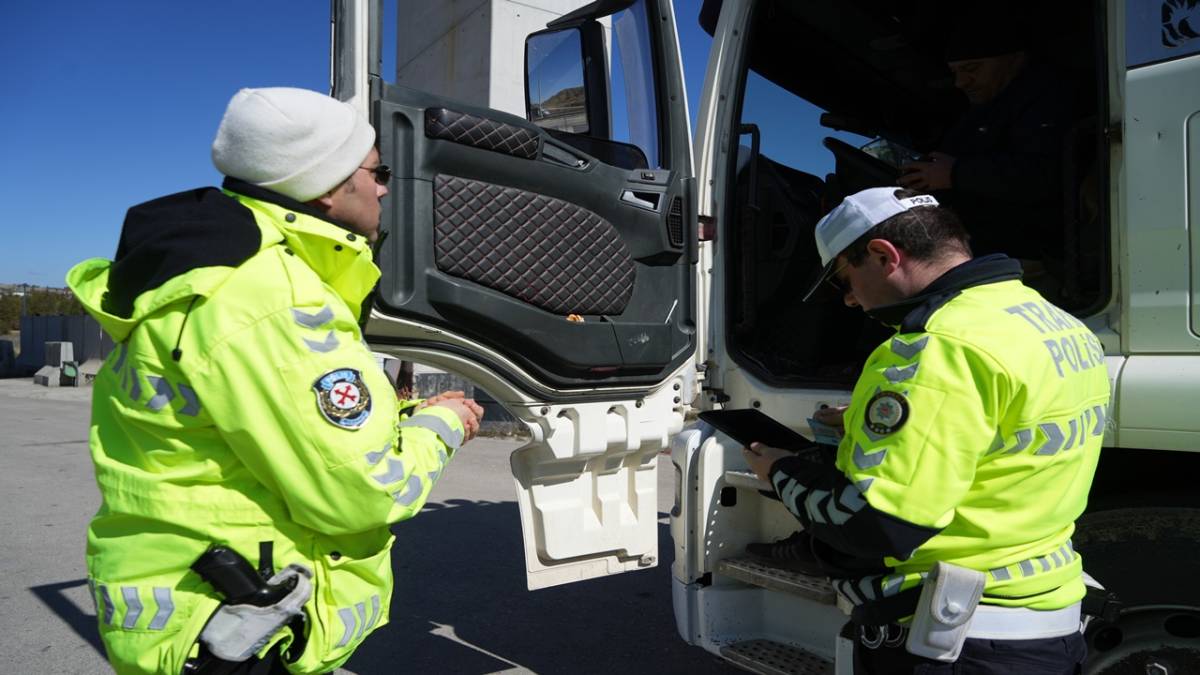 43 İLİN GEÇİŞ NOKTASINDA DENETİMLER ARTIRILDI