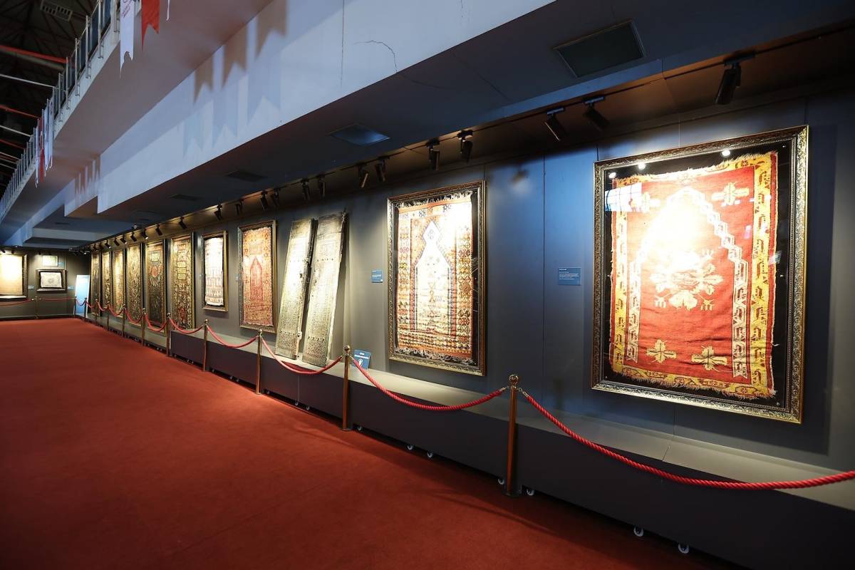 KUTSAL EMANETLER VE VAKIF ESERLERİ SERGİSİ AÇILDI