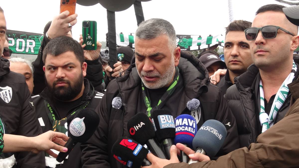 KOCAELİSPOR TARAFTARLARI, TFF ÖNÜNE SİYAH ÇELENK BIRAKTI